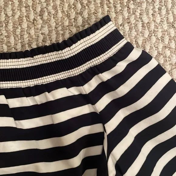 J Crew Women's Nautical Navy and White Striped Off the Shoulder 3/4 Sleeve Top - Picture 4 of 9